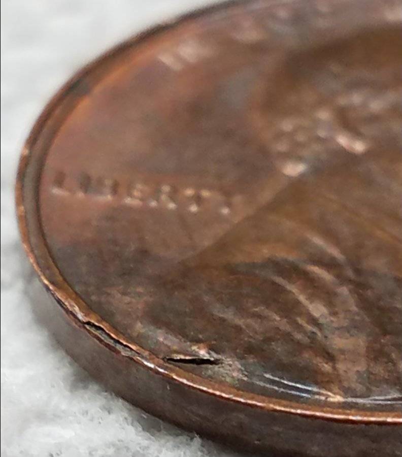 1986-D-Lincoln-Cent-Large-Raised-Bent-Crease-Under-Date?